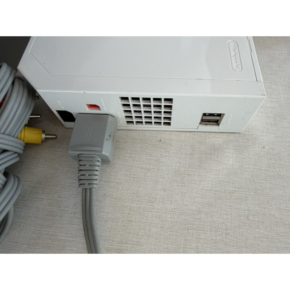 Nintendo Wii Console RVL-001 White Bundle Cords Dock Untested - Picture 6 of 8